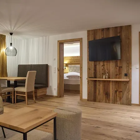 Monika Hotel 3*